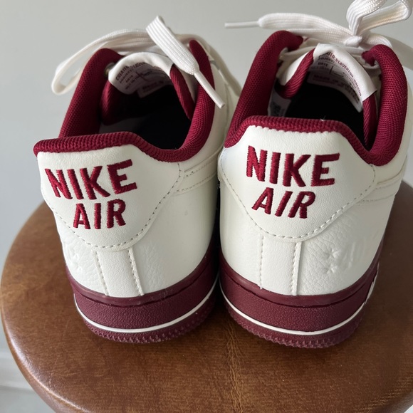 Nike Air Force 1 '07/40th ANV Metallic Gold DQ7582-100 Team Red - Picture 3 of 6